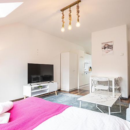 Airy Attic Apt.: Stylish Studio At Penzing Area Viena Exterior foto